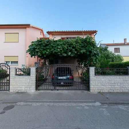Apartament Valbandon, Istia 2 *