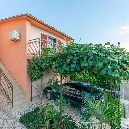 Valbandon, Istia 2 * Valbandon